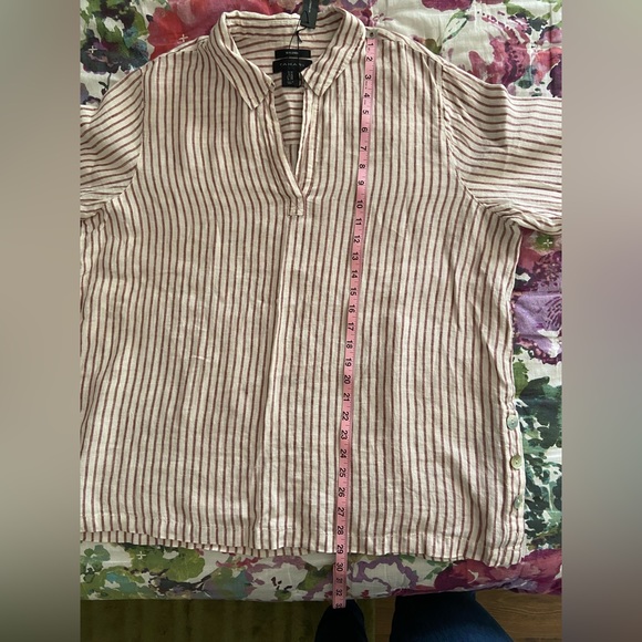 Tahari, Striped Linen Tunic with Collar and mother-of-pearl buttons, 1X - Picture 6 of 7